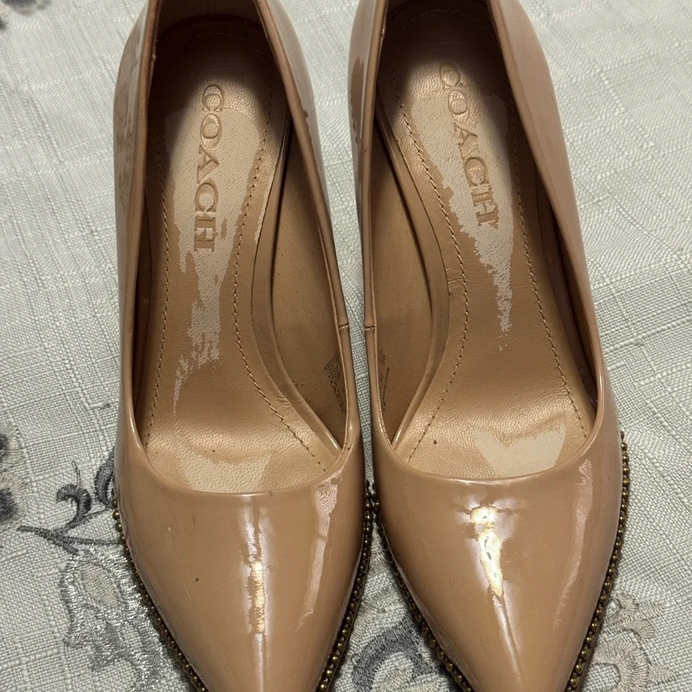 Elegant Tan High Heels - Picture 4 of 6